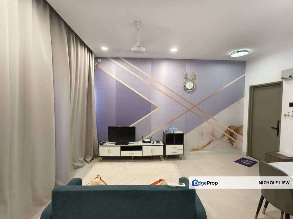 (FULL LOAN + RENOVATED + FURNISHED) SOHO TRIO PERMAI, Selangor, Seri Kembangan