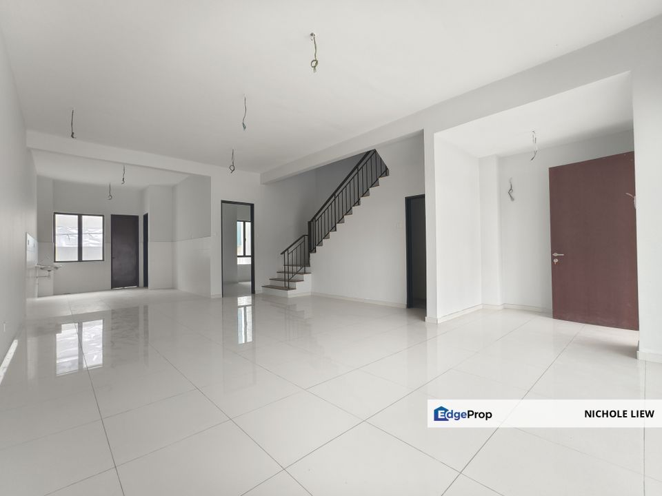 (BRAND NEW 22x75 FULL LOAN) 2 STOREY @ TAMAN KAJANG EAST, Selangor, Semenyih