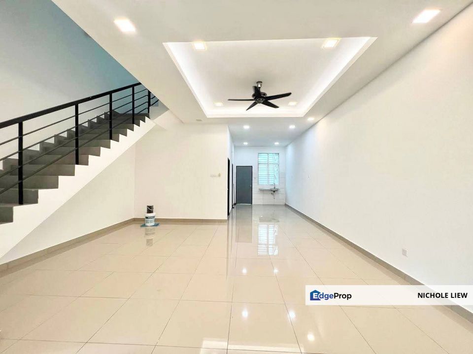 (RENOVATED MOVE IN CONDITION) 2 STOREY @ S1 RESIDENCE, TAMAN PELANGI SEMENYIH 2, Selangor, Semenyih