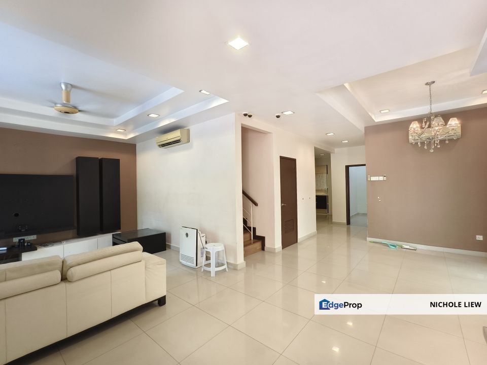 (FULLY RENOVATED + FACING OPEN) 2 STOREY SEMI-D @ TAMAN HARMONI, KAJANG, Selangor, Kajang