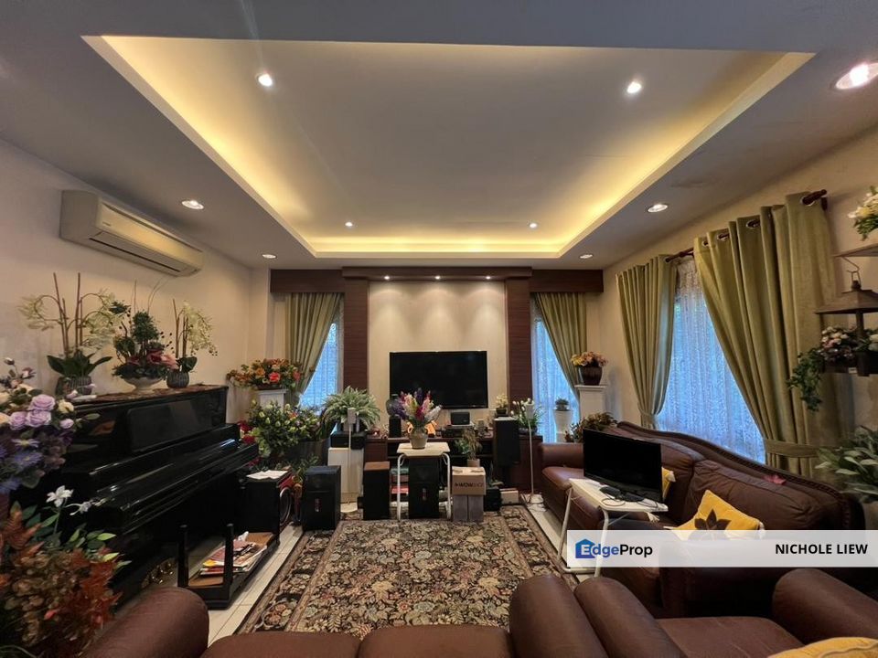 (PRIVATE POOL + LUXURY RENOVATED) 2.5 STOREY BUNGALOW @ SAUJANA VILLA, KAJANG, Selangor, Kajang