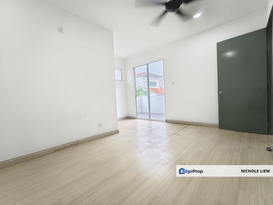 3 STOREY SUPERLINK HOUSE @ TAMAN NADAYU 92, KAJANG 2, Selangor, Semenyih