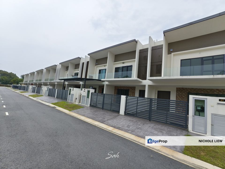 (FULLY RENOVATED 22x65 FURNISHED) 2 STOREY SUPERLINK @ ONEPARK, TAMAN SEMENYIH IDAMAN, Selangor, Semenyih