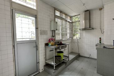 Lorong Taman Pantai 4