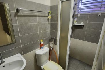 2 storey terraced house for sale in goodview heights, bandar sungai long, kajang.