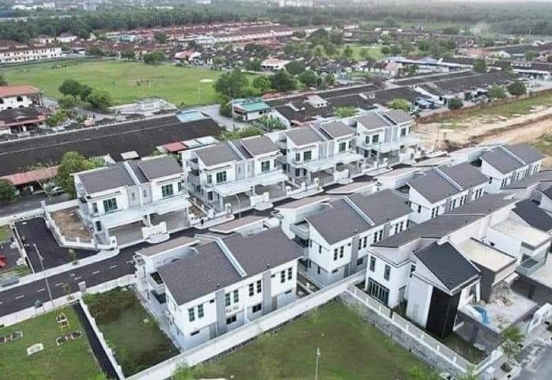 Taman Nuri Emas , direct developer