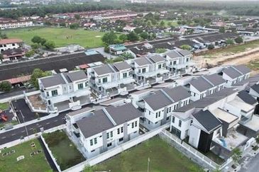 Taman Nuri Emas , direct developer