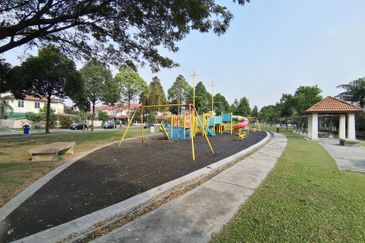 Canal Gardens, Kota Kemuning