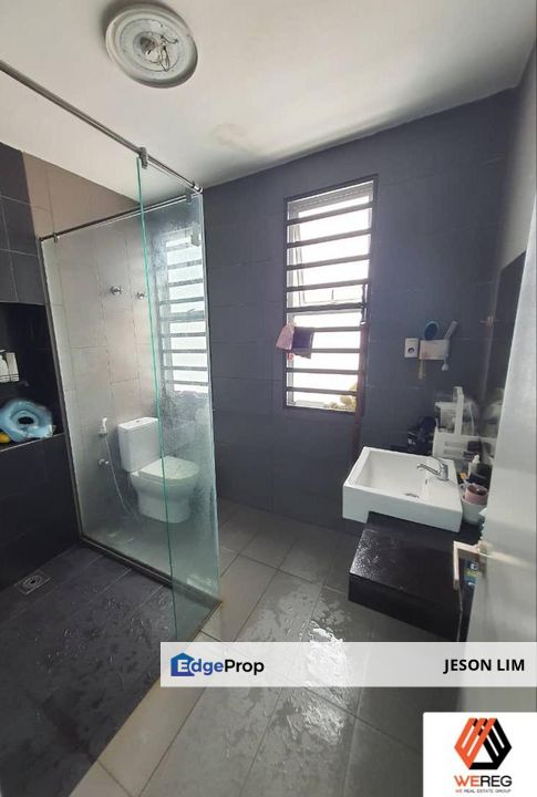 Gated Amverton Links Klang @Partial Furnished 2Storey 4R4B 22X70 for Sale RM828k, Selangor, Klang