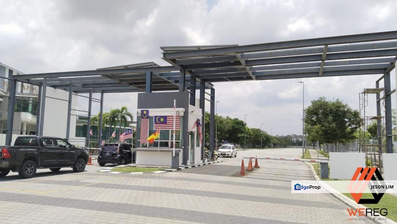 Gated Amverton Links Klang @Partial Furnished 2Storey 4R4B 22X70 for Sale RM828k, Selangor, Klang