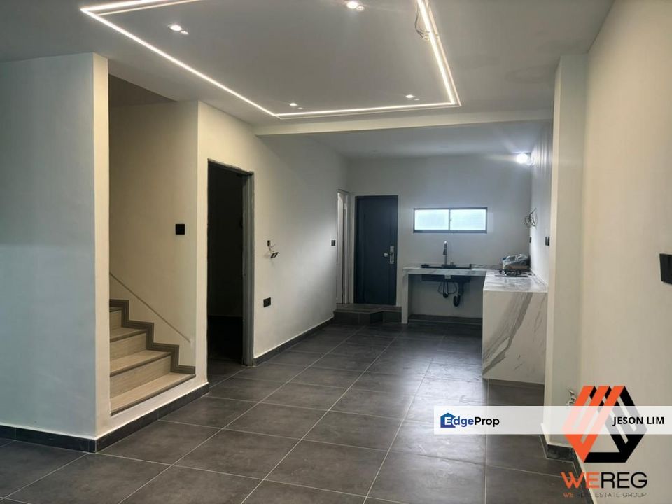 Bayu Perdana @LRT 3 @Kitchen & Carporch Extended with Balcony @2 Storey 4B3B 20X75 for Sale RM649k, Selangor, Klang