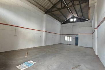 West Port, Pulau Indah