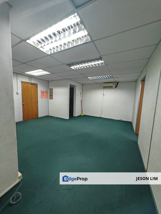 Klang Bukit Tinggi 1 Facing LRT 3 @First Floor Office 22X75 for Rent, Selangor, Klang