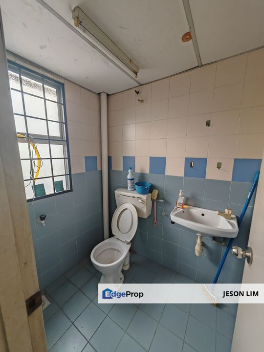 Klang Bukit Tinggi 1 Facing LRT 3 @First Floor Office 22X75 for Rent, Selangor, Klang