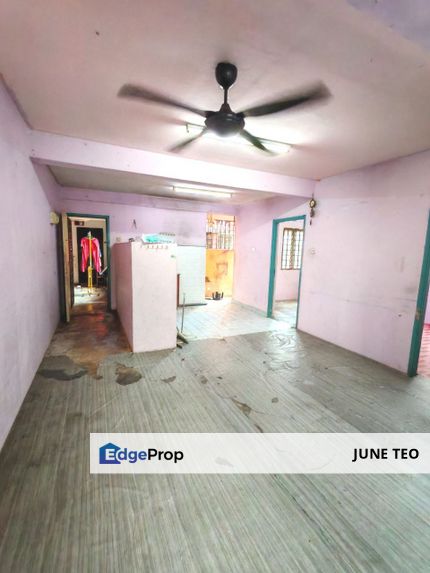 Low Floor Original Unfurnished 3room Walk Up Flat @ Pangsapuri Sri Delima for Sale / Rent, Johor, Masai