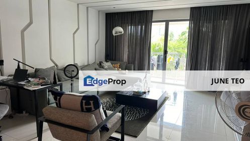 Fully Renovated Fully Furnished Low Floor Corner Lot 3room Condo @ Molek Pine 3 for Sale / Rent, Johor, Johor Bahru