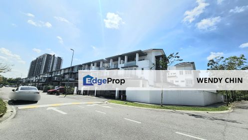 Facing empty, gated guarded , Selangor, Puchong
