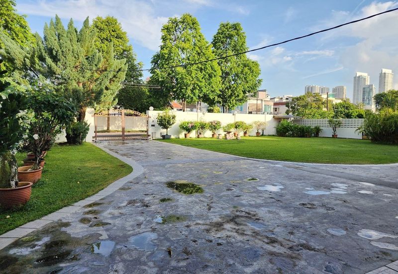  PULAU TIKUS BUNGALOW SPACIOUS LAND AREA