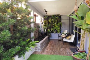 TANJUNG BUNGAH 2-STOREY SEMI-D - TASTEFULLY RENOVATED & FURNISHED