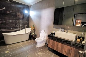 TANJUNG BUNGAH 2-STOREY SEMI-D - TASTEFULLY RENOVATED & FURNISHED