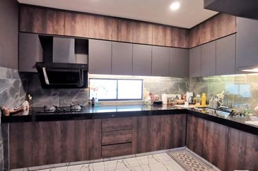 TANJUNG BUNGAH 2-STOREY SEMI-D - TASTEFULLY RENOVATED & FURNISHED