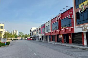 Pusat Komersial Suria (68 Avenue)