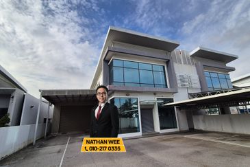R297 Gateway 16, Bukit Raja | Semi-D Factory | For Rent | Good Exposure