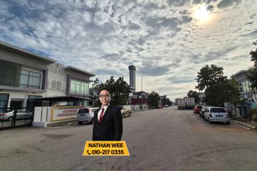 R297 Gateway 16, Bukit Raja | Semi-D Factory | For Rent | Good Exposure