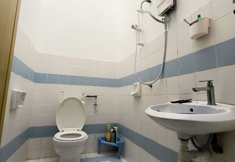 Tebrau Desa Jaya Teres Setingkat 4 bilik