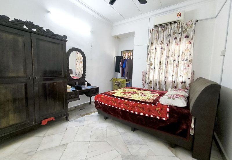 Tebrau Desa Jaya Teres Setingkat 4 bilik