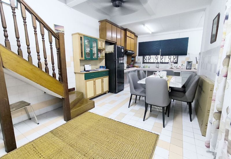 Tebrau Desa Jaya Teres Setingkat 4 bilik