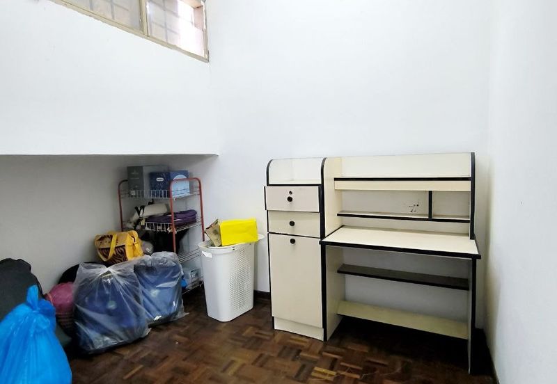 Tebrau Desa Jaya Teres Setingkat 4 bilik