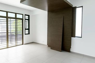 Jalan Perjiranan 11/18