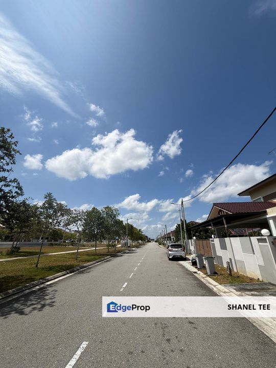 Taman Kluang Perdana Single Storey Semi D Cluster House For Rent, Johor, Kluang