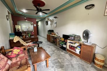 1k booking, full loan, 3r2b, freehold, cash back can arrange