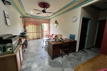 1k booking, full loan, 3r2b, freehold, cash back can arrange