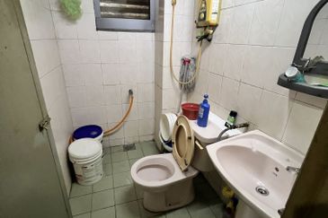 1k booking, full loan, 3r2b, freehold, cash back can arrange