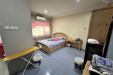 1k booking, full loan, 3r2b, freehold, cash back can arrange