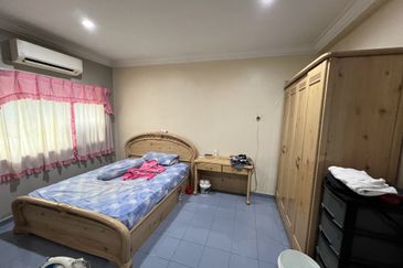 1k booking, full loan, 3r2b, freehold, cash back can arrange