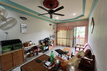 1k booking, full loan, 3r2b, freehold, cash back can arrange