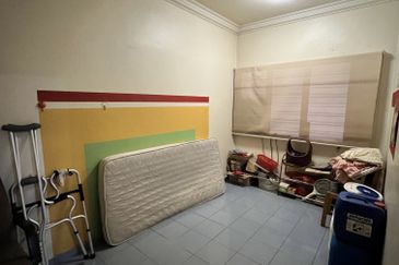 1k booking, full loan, 3r2b, freehold, cash back can arrange