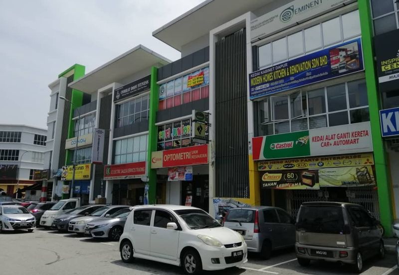 Kajang, Bandar Puteri Bangi, Bangi Freehold Shop For Sale 20% Below Market Fully Tenanted with 5.5% ROI, Facing Main Road