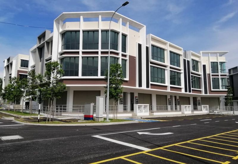 Bangi Freehold Shop For Sale 20% Below Market Fully Tenanted with 5.5% ROI, Facing Main Road