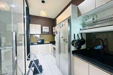 La Thea Residences @ 16 Sierra