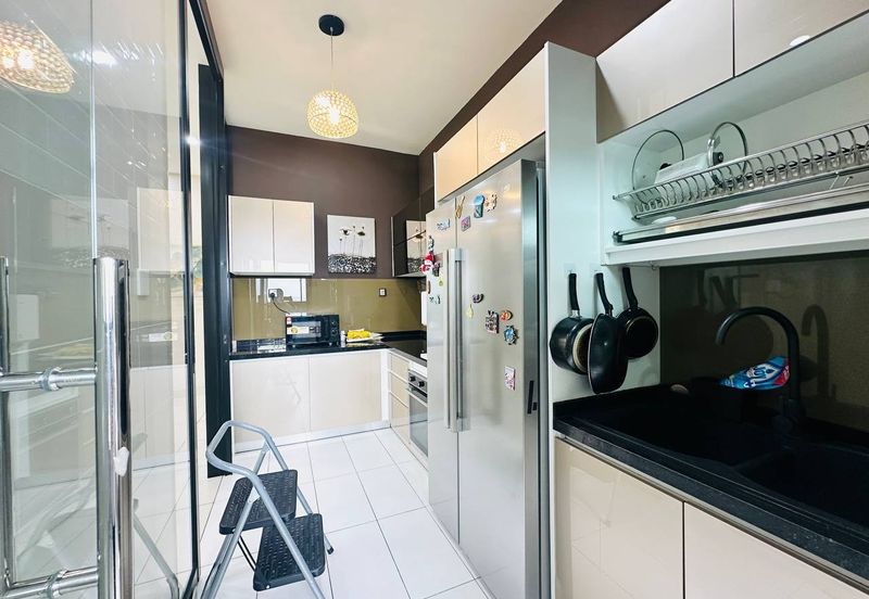 La Thea Residences @ 16 Sierra