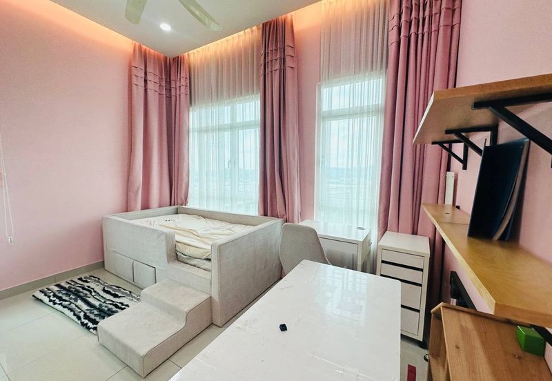 La Thea Residences @ 16 Sierra