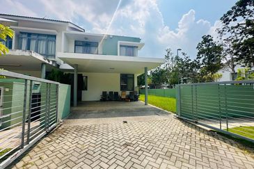 Perdana Lakeview West