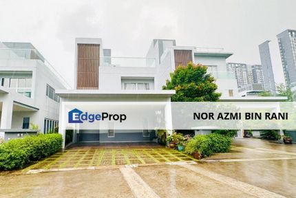 CYBERJAYA Lakefront Villa Renovated & Partly Furnished 3 Storey Freehold Link Bungalow for Rent, Selangor, Cyberjaya