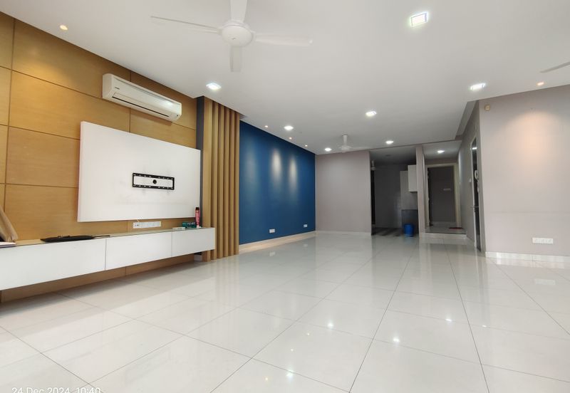 Beautiful 2.5 STOREY BUNGALOW ZERO LOT