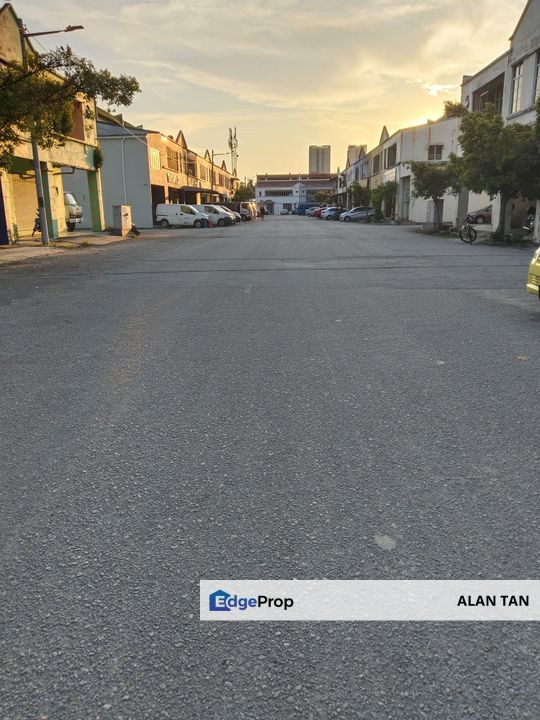 BANGI 2 adjoining terrace factories for SALE, Selangor, Bangi